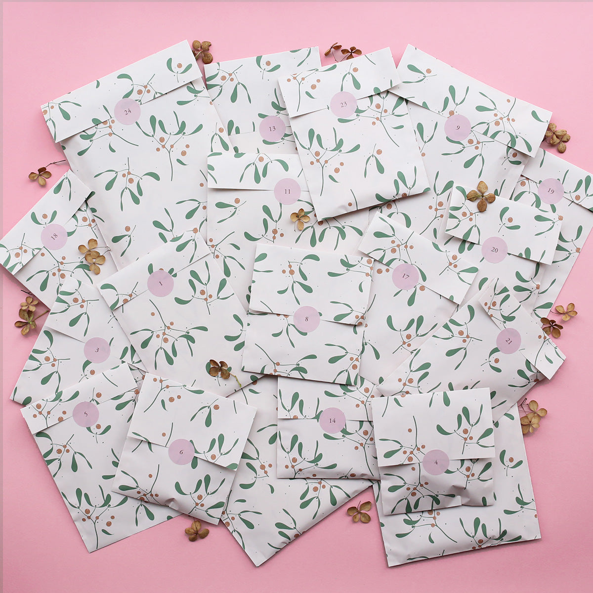 24-DAY ADVENT CALENDAR 2025 // 24 SURPRISES