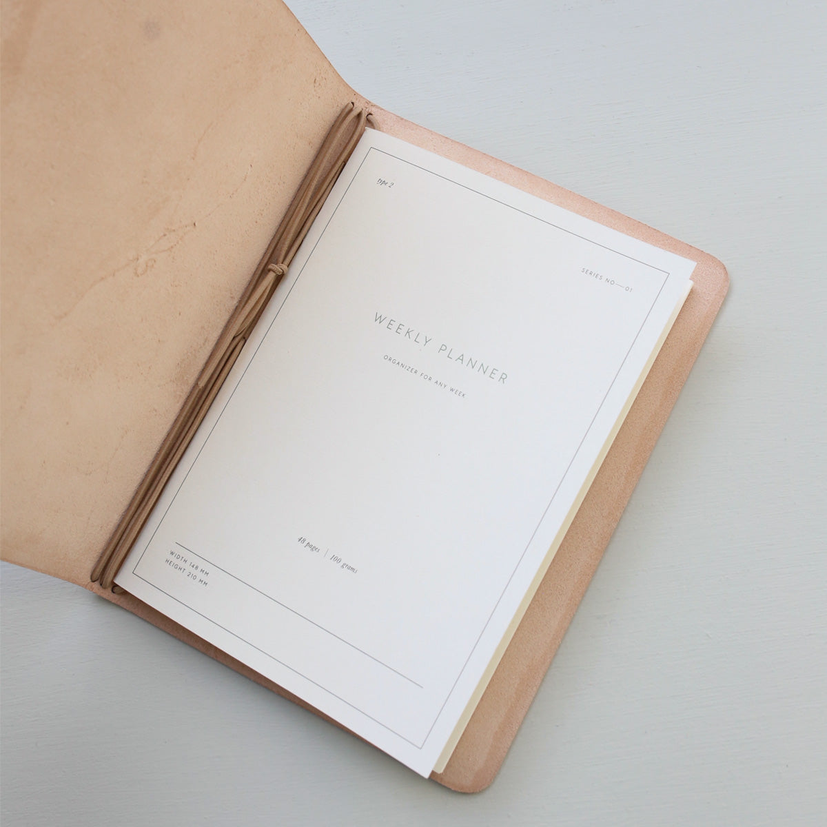 MULTI ELASTIC BAND LEATHER FOLDER // NATURAL