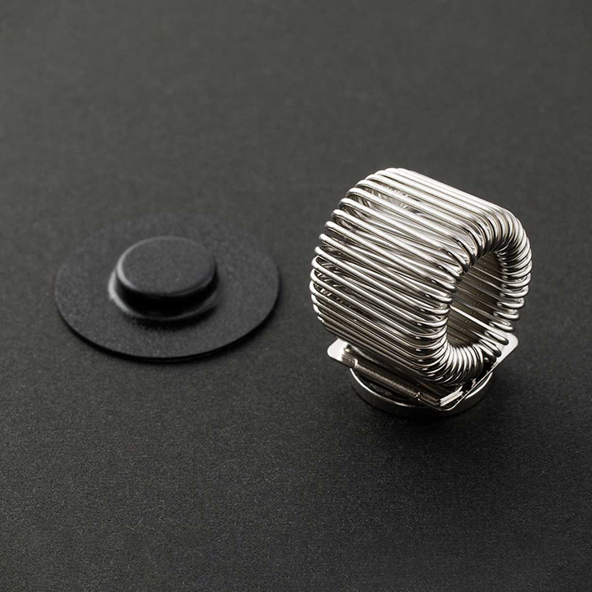 MAGNET PEN HOLDER // SILVER