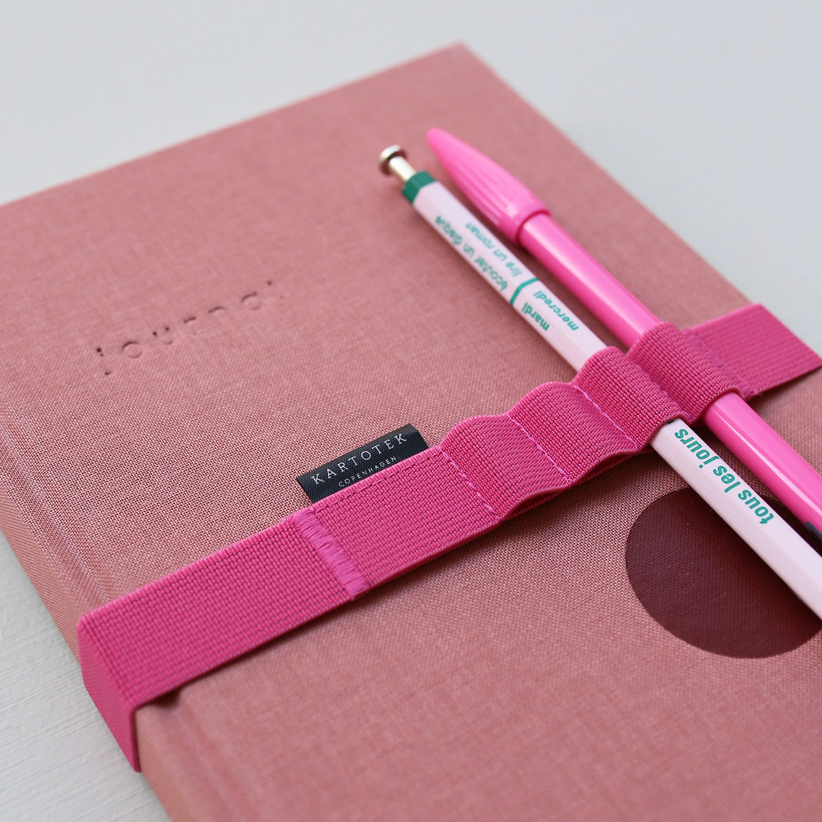 NOTEBOOK PEN STRAP A5 // RUBY