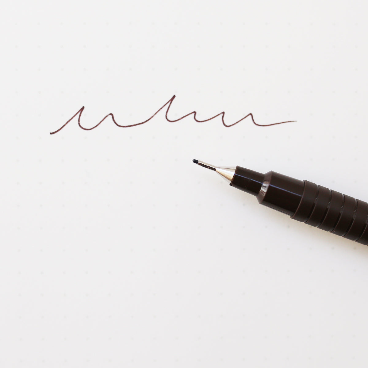 ARTLINE FINELINER 0.4 MM // DARK BROWN