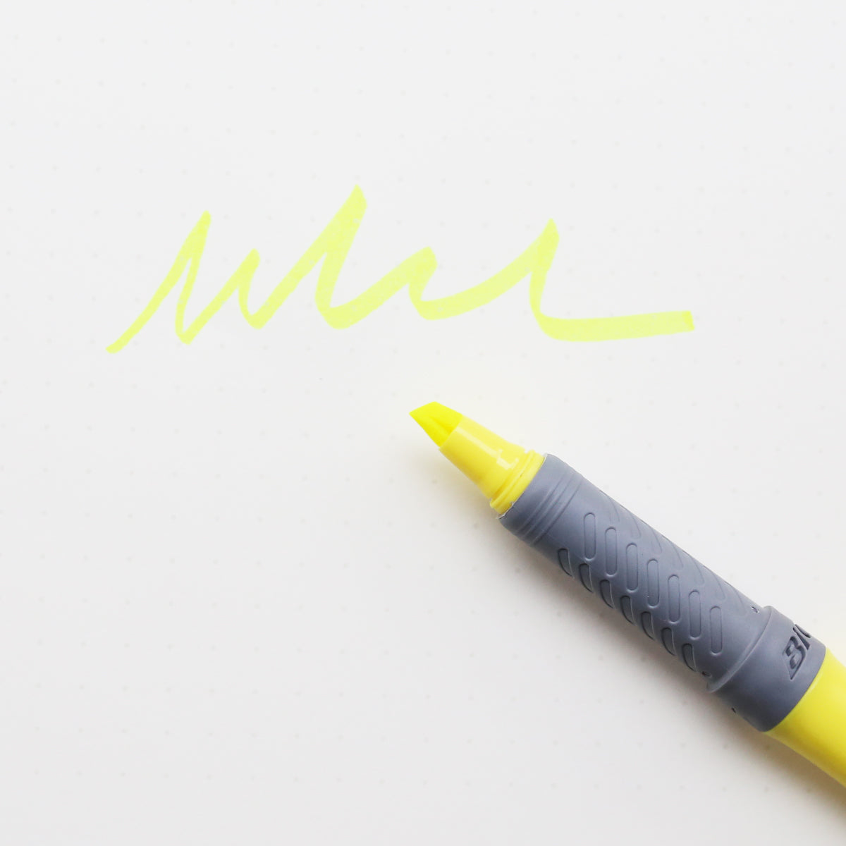 BIC HIGHLIGHTER GRIP PEN // YELLOW