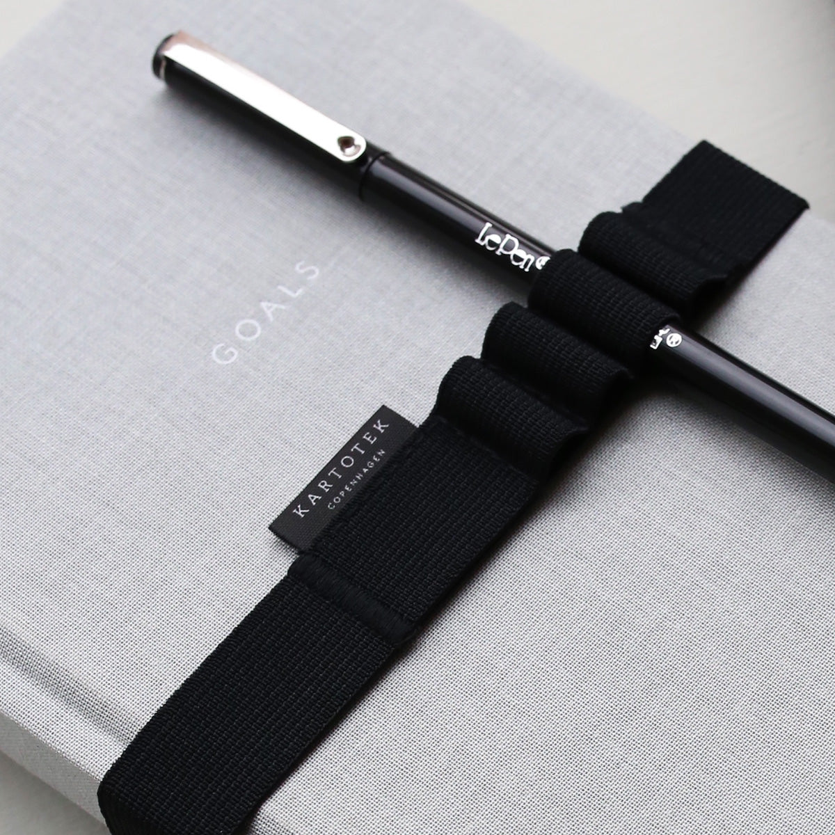 NOTEBOOK PEN STRAP A5 // BLACK