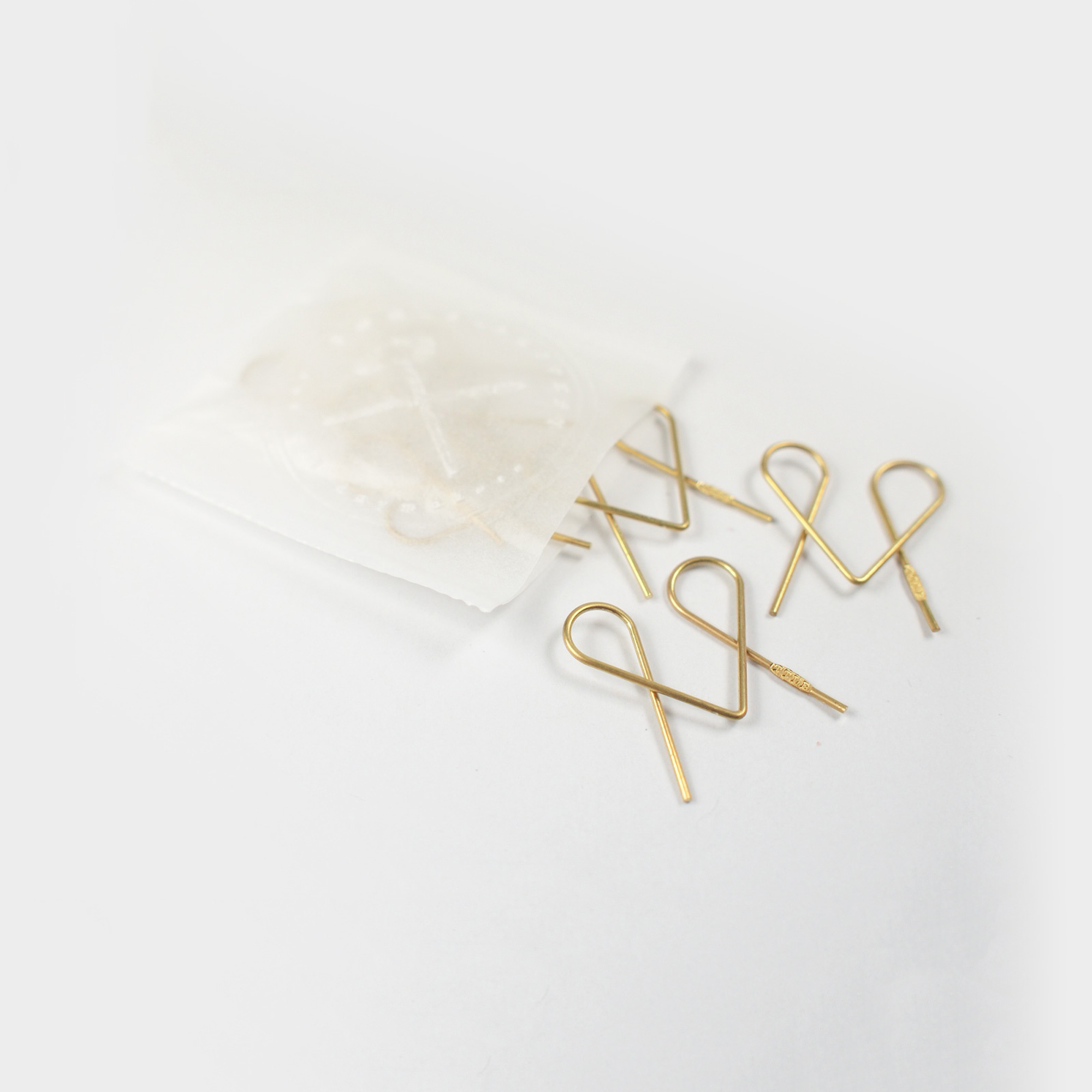 BRASS CLIPS // NIAGARA