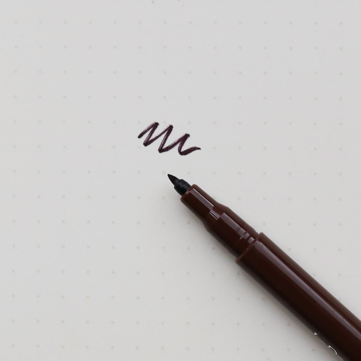 LE PEN FLEX FINELINER // BROWN