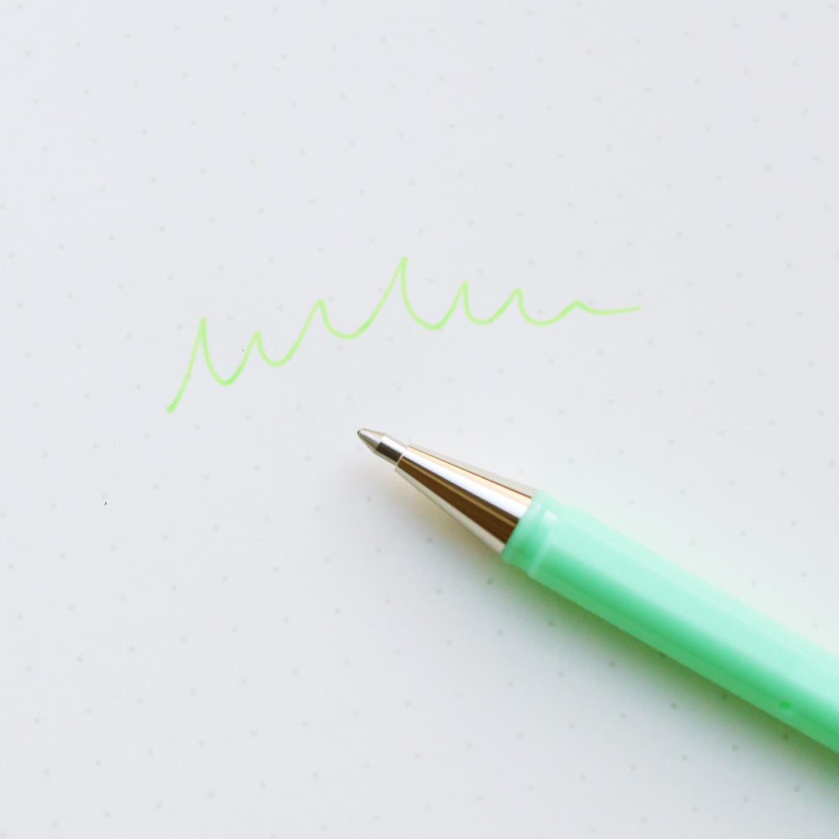 HYBRID MILKY GEL PEN // PASTEL GREEN