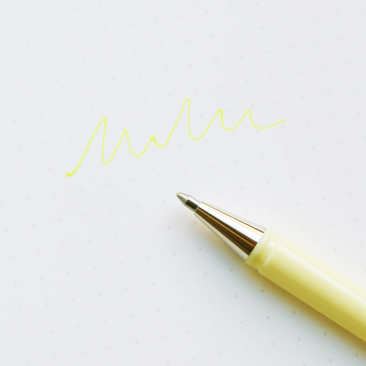 HYBRID MILKY GEL PEN // PASTEL YELLOW