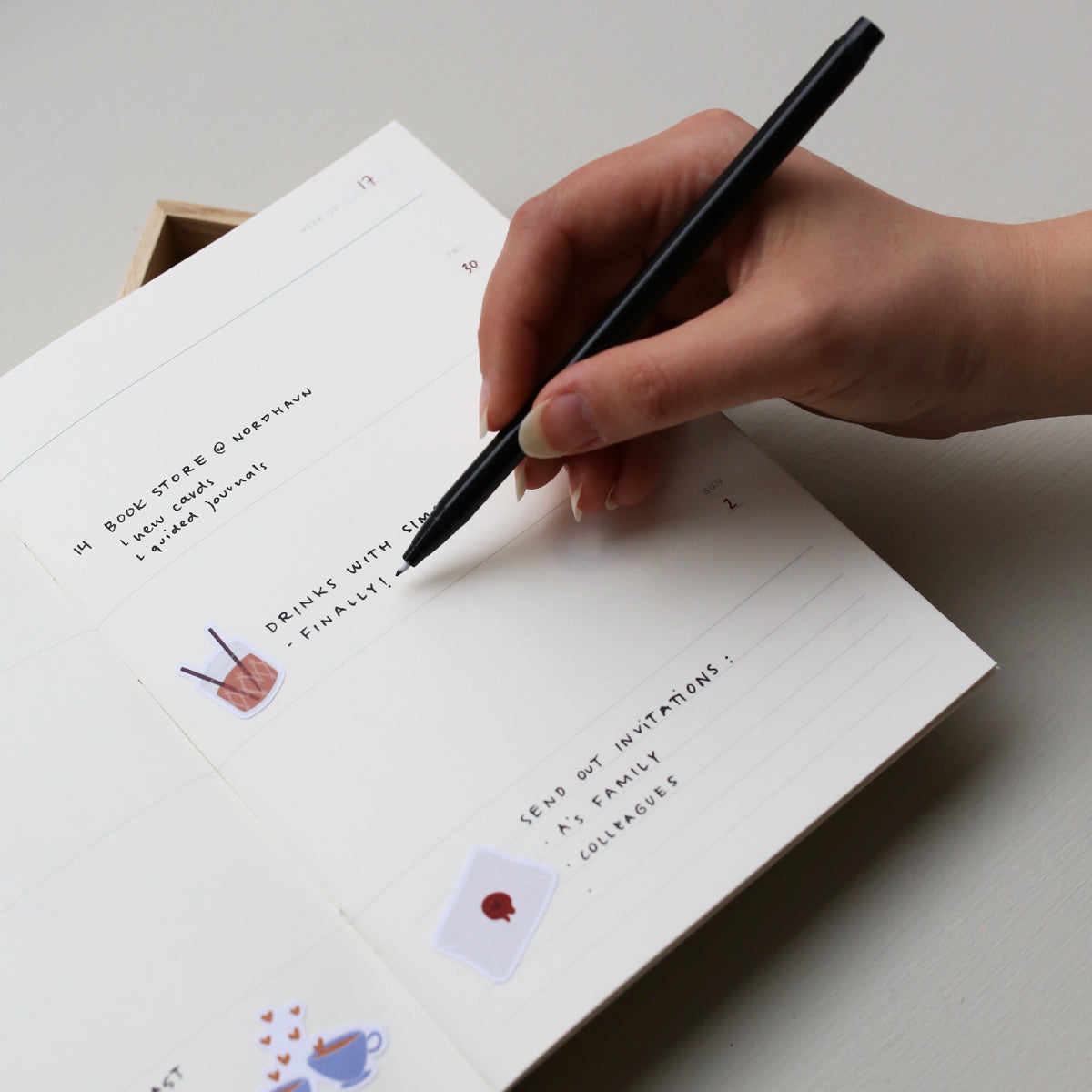 WEEKLY PLANNER NOTEBOOK