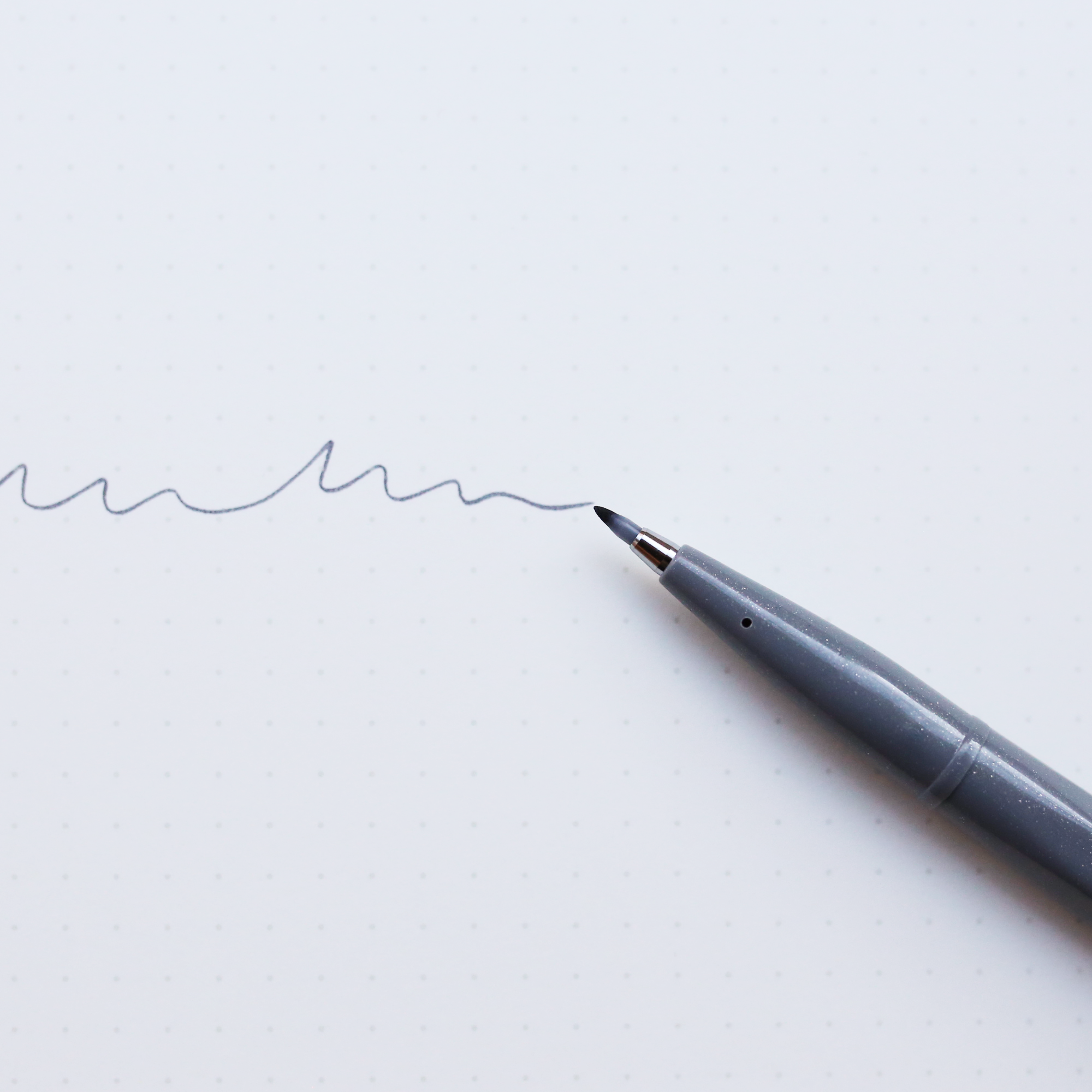 SIGN PEN BRUSH // GREY