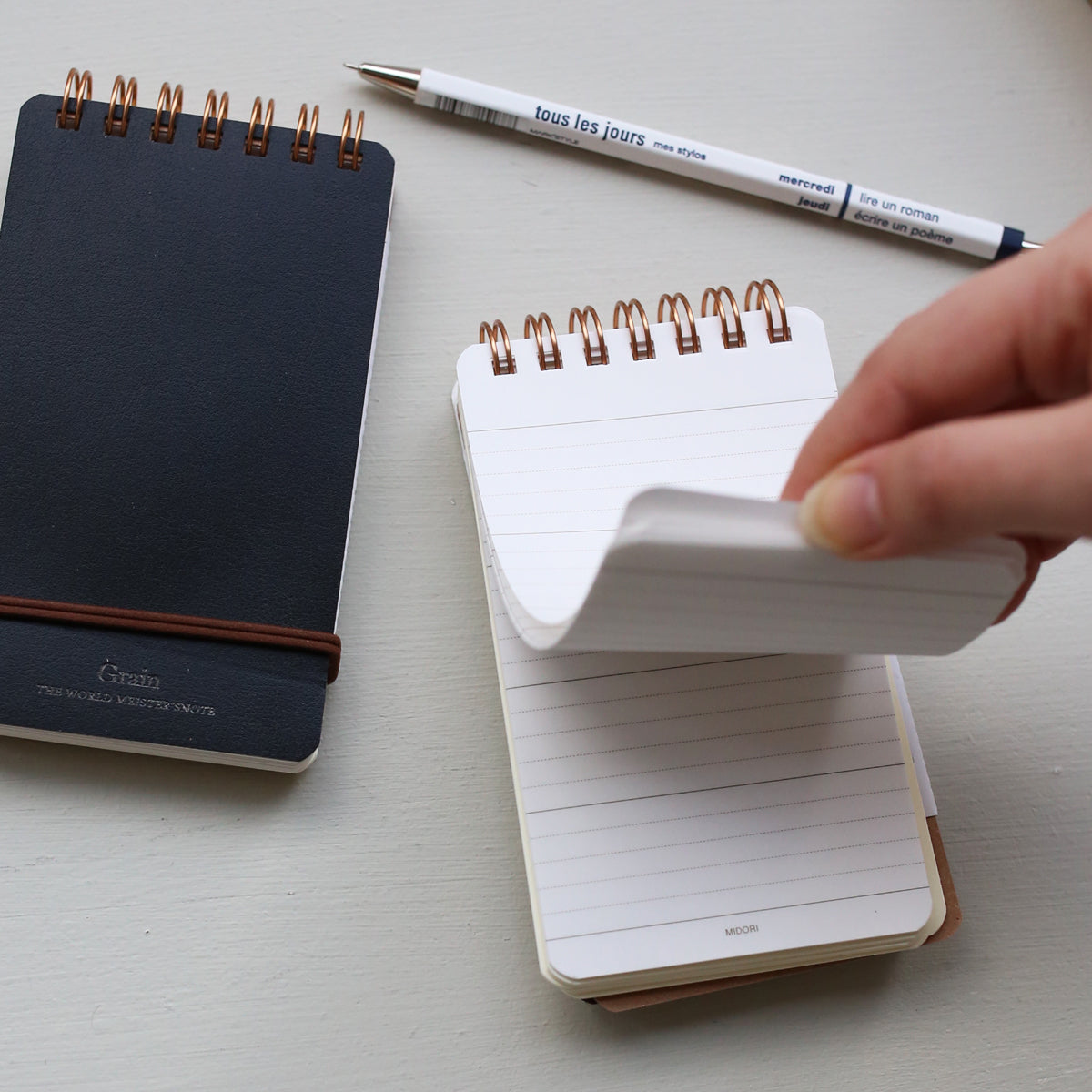 SPIRAL-BOUND NOTEPAD // BROWN