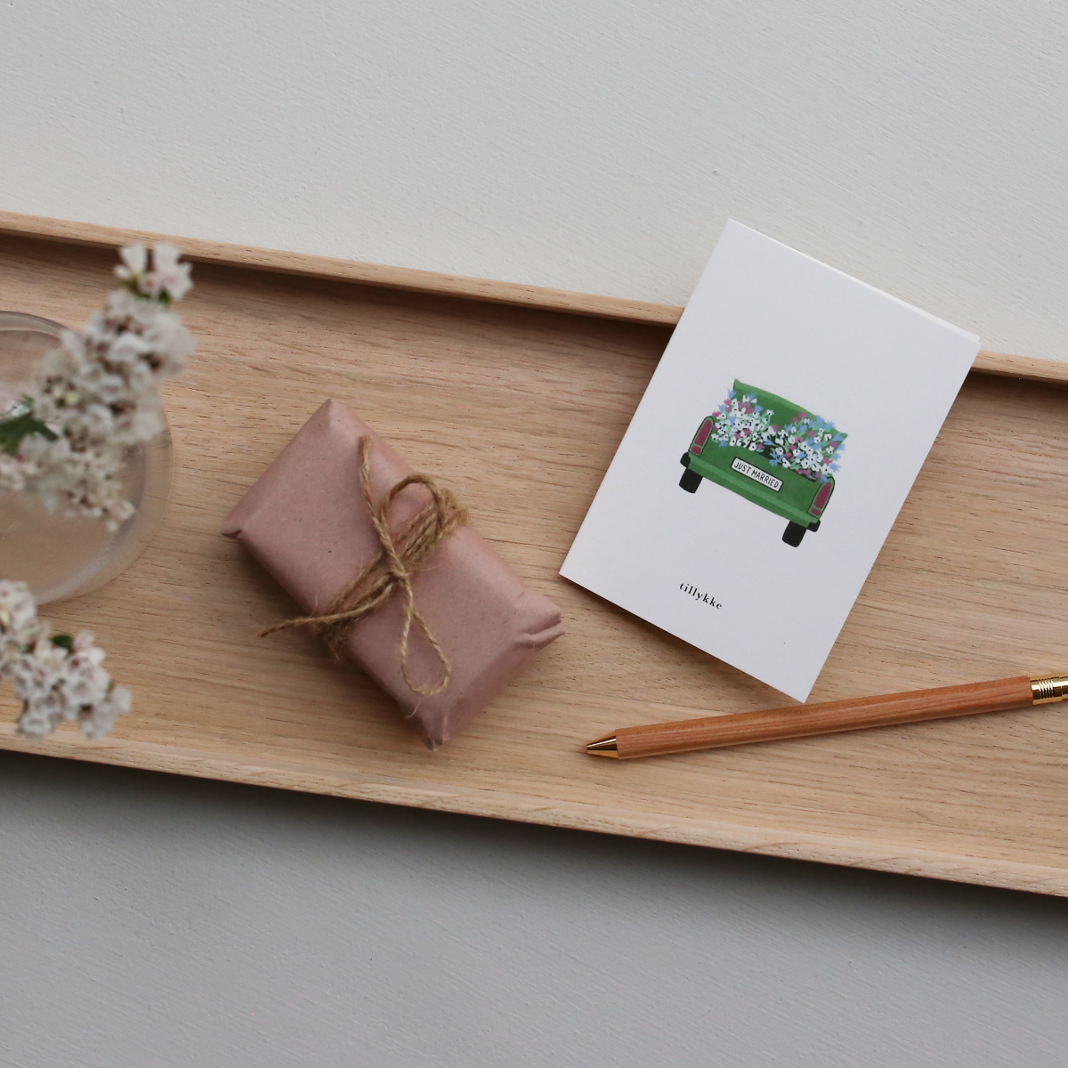 SMALL GREETING CARD // BRYLLUPSBIL (DANISH)
