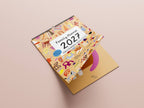 2027 FAMILIEKALENDER (INKL. PLAKAT & KLISTERMÆRKER)