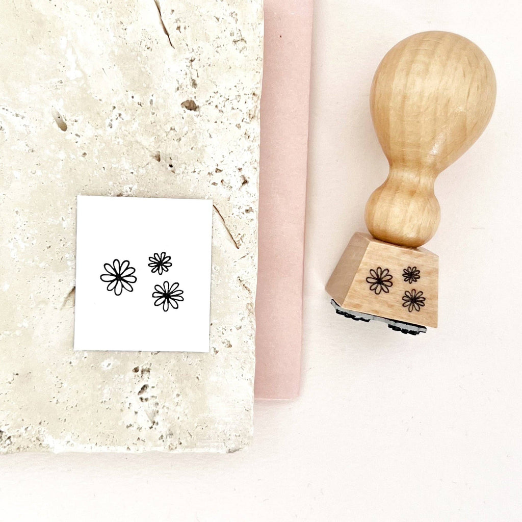 RUBBER STAMP // DAISIES