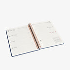 KOZO SPIRAL-BOUND CALENDAR 2027 A5 (DANISH) // OLIVE GREEN