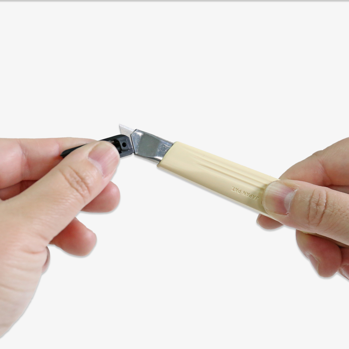 PEN CUTTER // IVORY