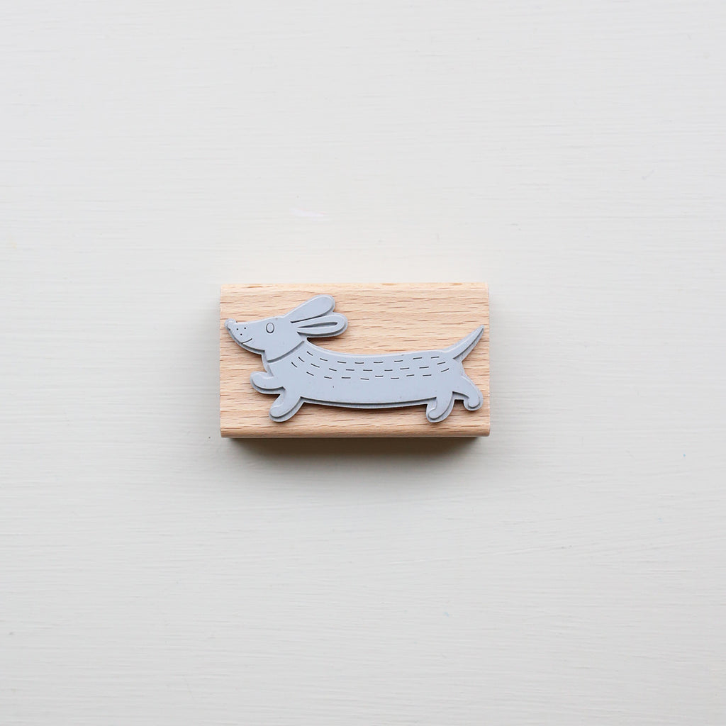 STEMPEL // LØBENDE GRAVHUND