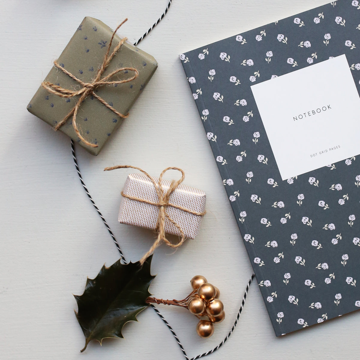 SMALL NOTEBOOK A5 // SMALL FLOWER NAVY