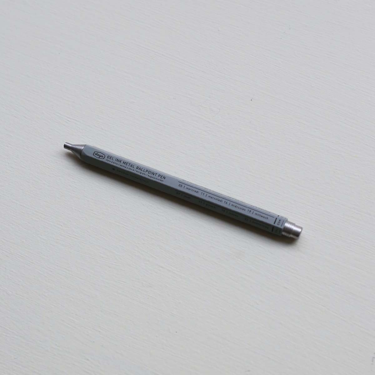 products/Grey_GelMetalBallpointPenDAYS_02.jpg