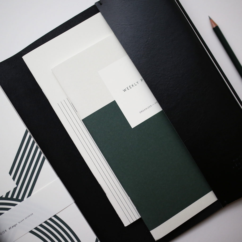 LÆDERMAPPE PORTFOLIO // SORT