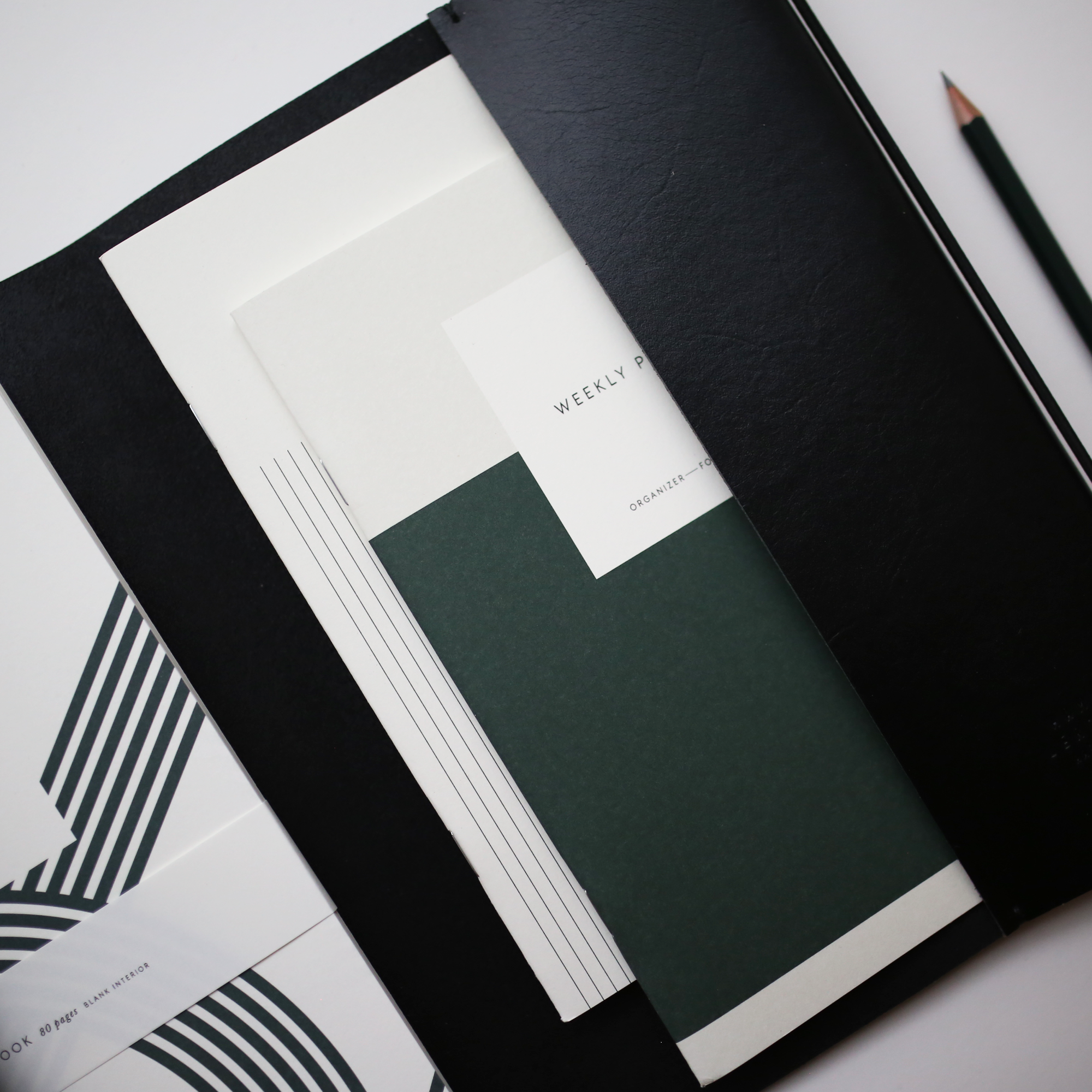 LÆDERMAPPE PORTFOLIO // SORT