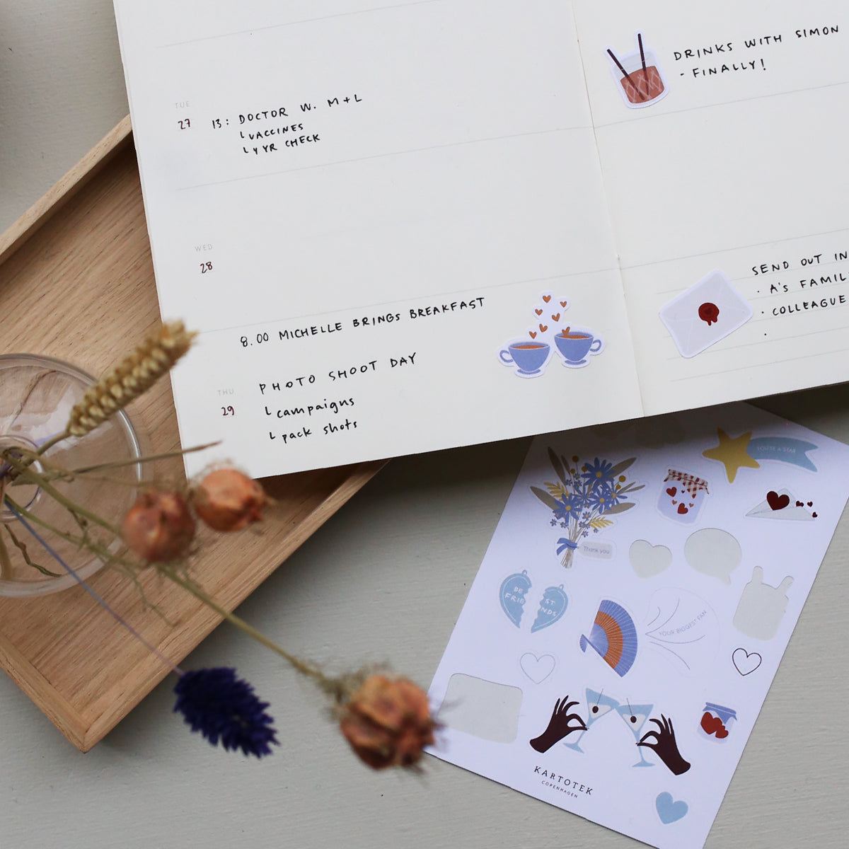 WEEKLY PLANNER NOTEBOOK