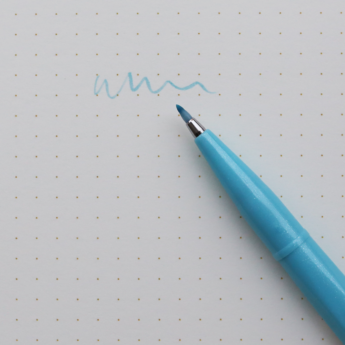 SIGN PEN BRUSH // PALE BLUE