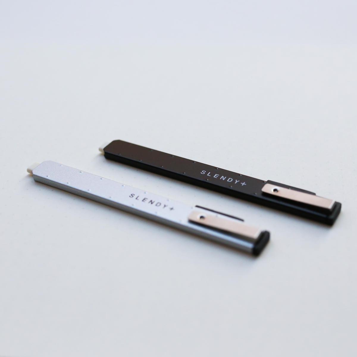 SLENDY PLUS ERASER PEN // BLACK